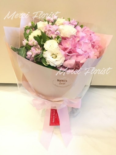 **KBQ09** Pink Hydrangea & Eustoma Round Bouquet<br>粉色繡球 及 桔梗 圓形花束