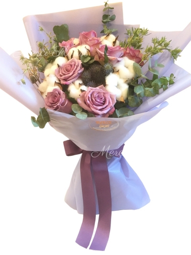 **KBQ82** Purple Rose, Cotton Long Bouquet <br>紫色玫瑰,棉花 長形花束
