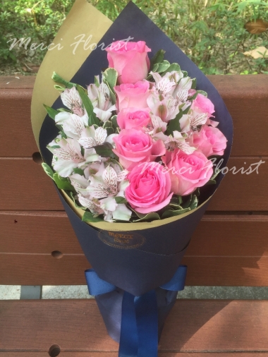 **KBQ118** Shock Pink Rose Long Bouquet<br>粉桃色玫瑰 長形花束