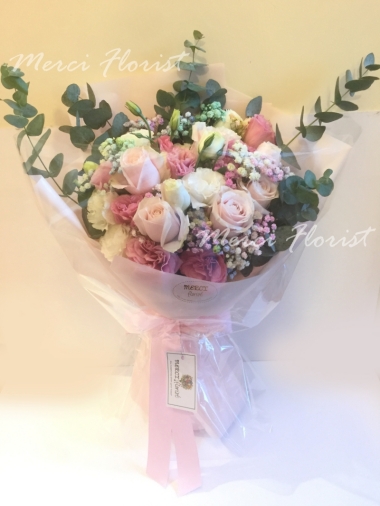 **KBQ119** Light Pink Rose Long Bouquet 6 pcs<br>淡粉色玫瑰長形花束